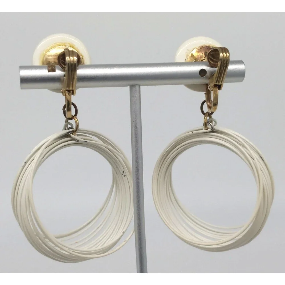 White Lucite Hoop Dangle Clip-On Earrings Mod Statement Retro Unmarked Vintage
